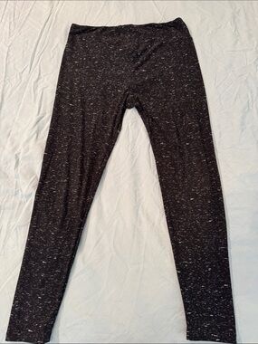 LuLaRoe Women’s Black Flecked Knit Leggings